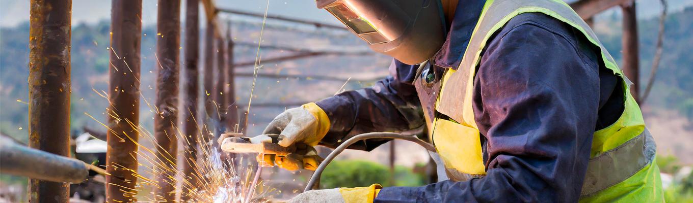 O que faz um serralheiro e quais são os serviços de serralheria?