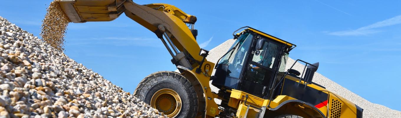 Tipos de Equipamentos Agrícolas com Componentes de Aço 