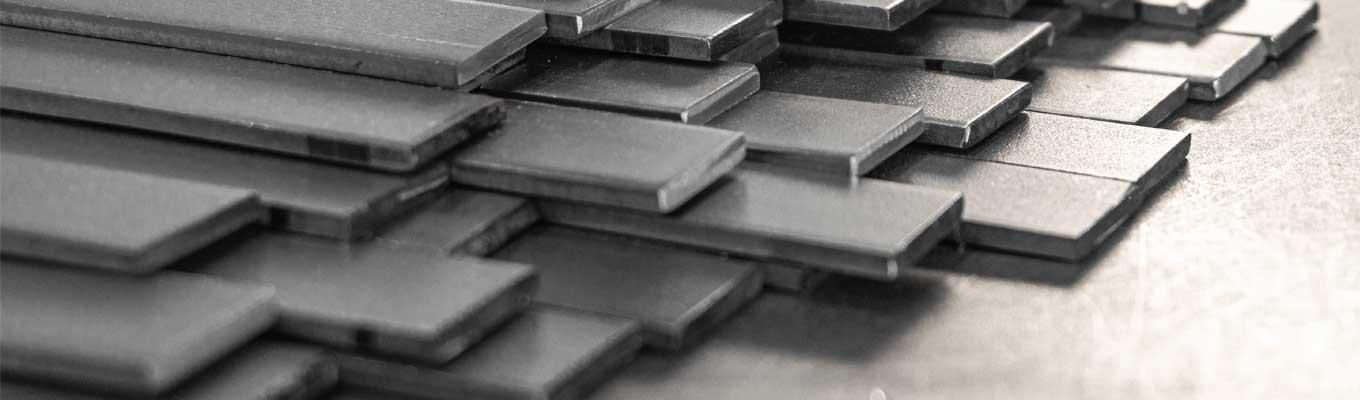 Barra chatas para longarinas em implementos rodoviários