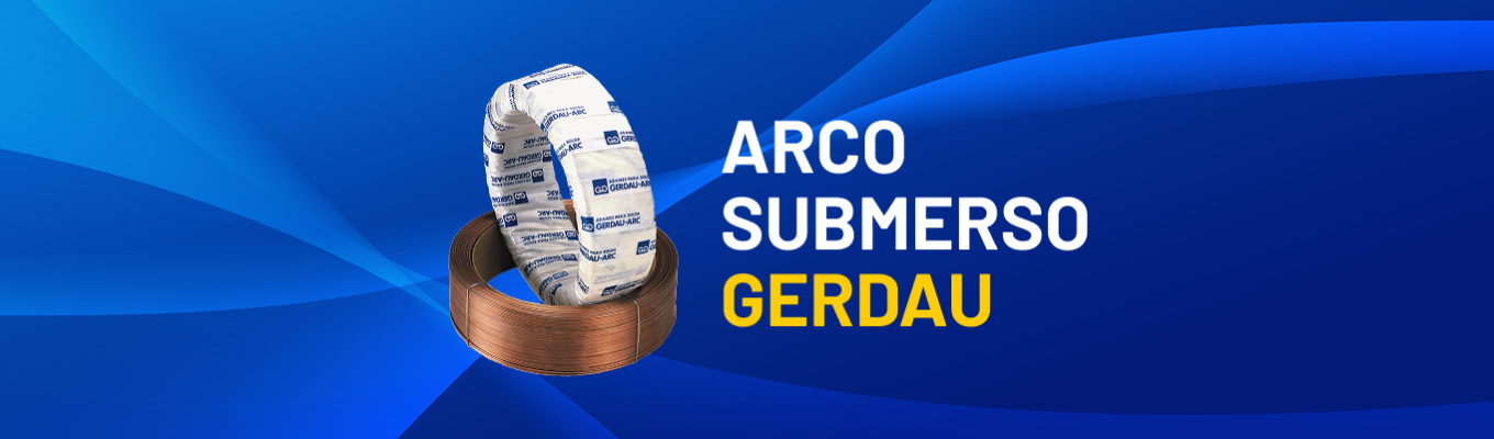 Bobina de arame para soldagem com embalagem branca e azul ao lado de uma bobina de arame cobreado, sobre fundo azul com texto 'Arco Submerso Gerdau'.