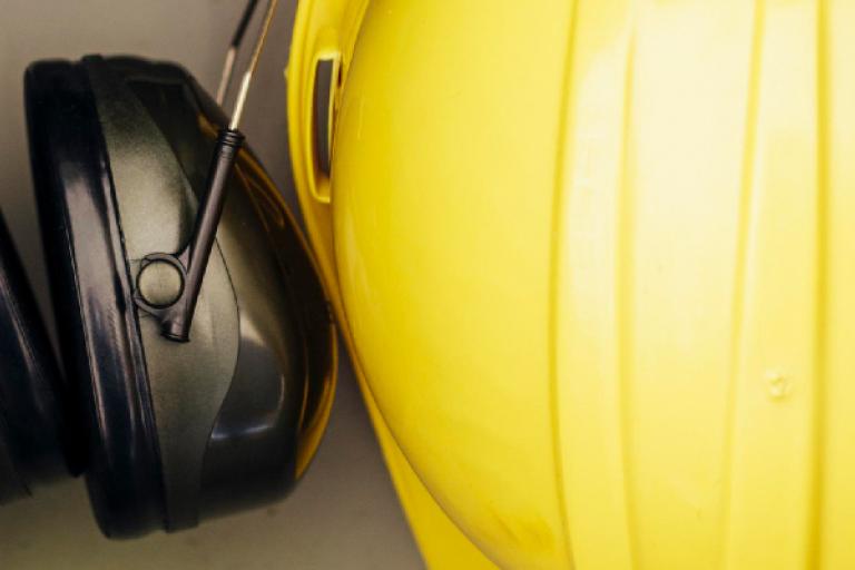 EPI para proteção auditiva em Serralherias