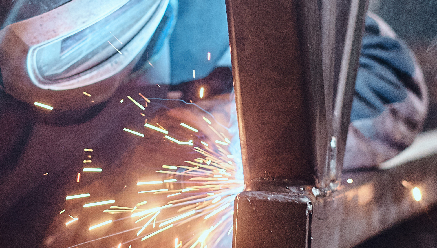 O que faz e quanto ganha um Soldador?