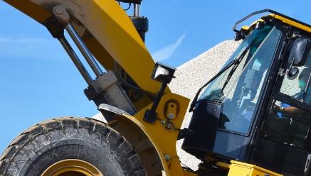 Tipos de Equipamentos Agrícolas com Componentes de Aço 